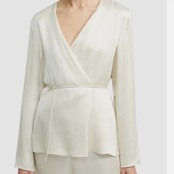 Theory Ivory Hammered Satin Wrap Jacket Blouse Top Long Sleeved Womens Sz P (XS) - Picture 1 of 11